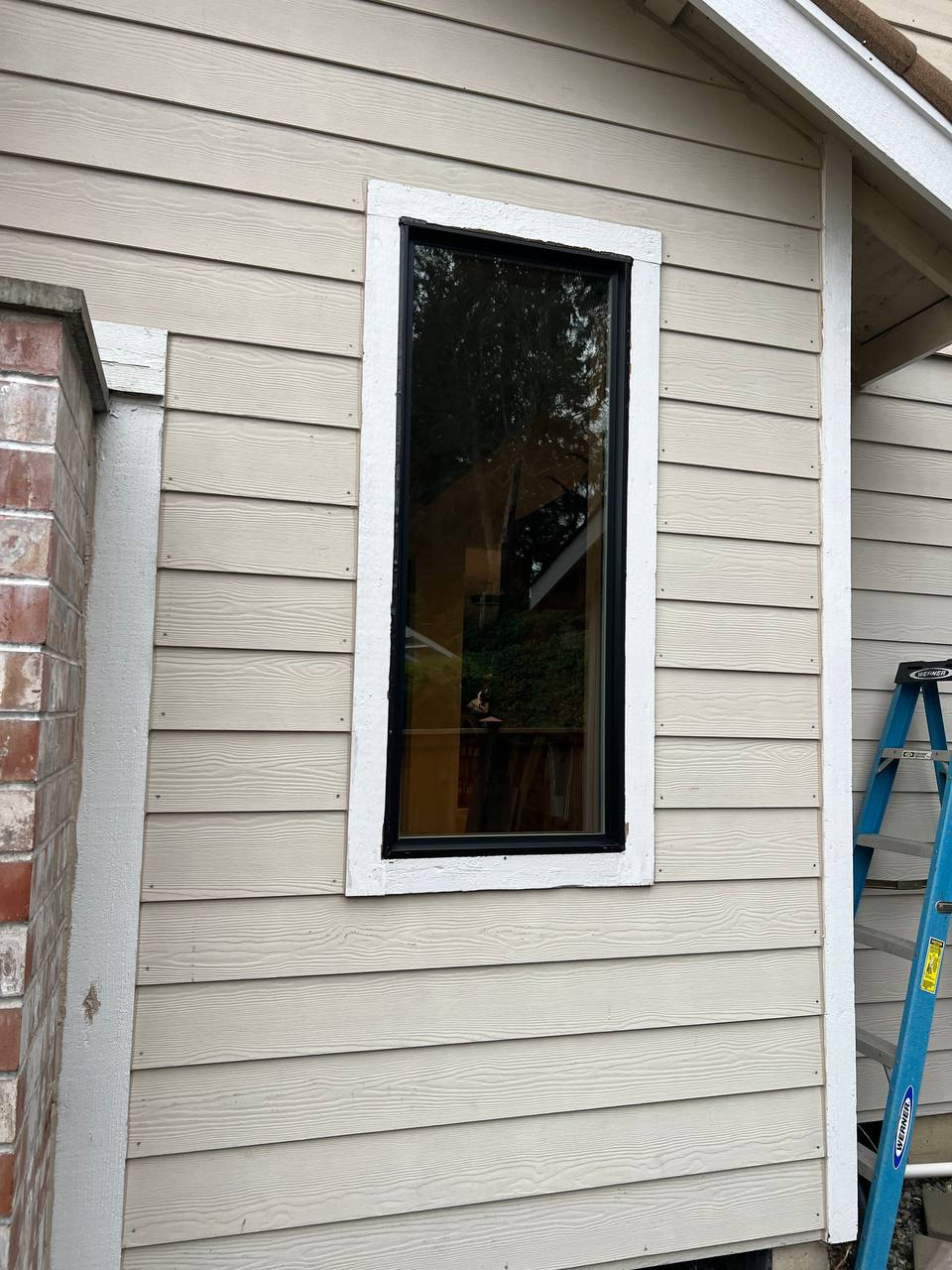 Casement window on siding