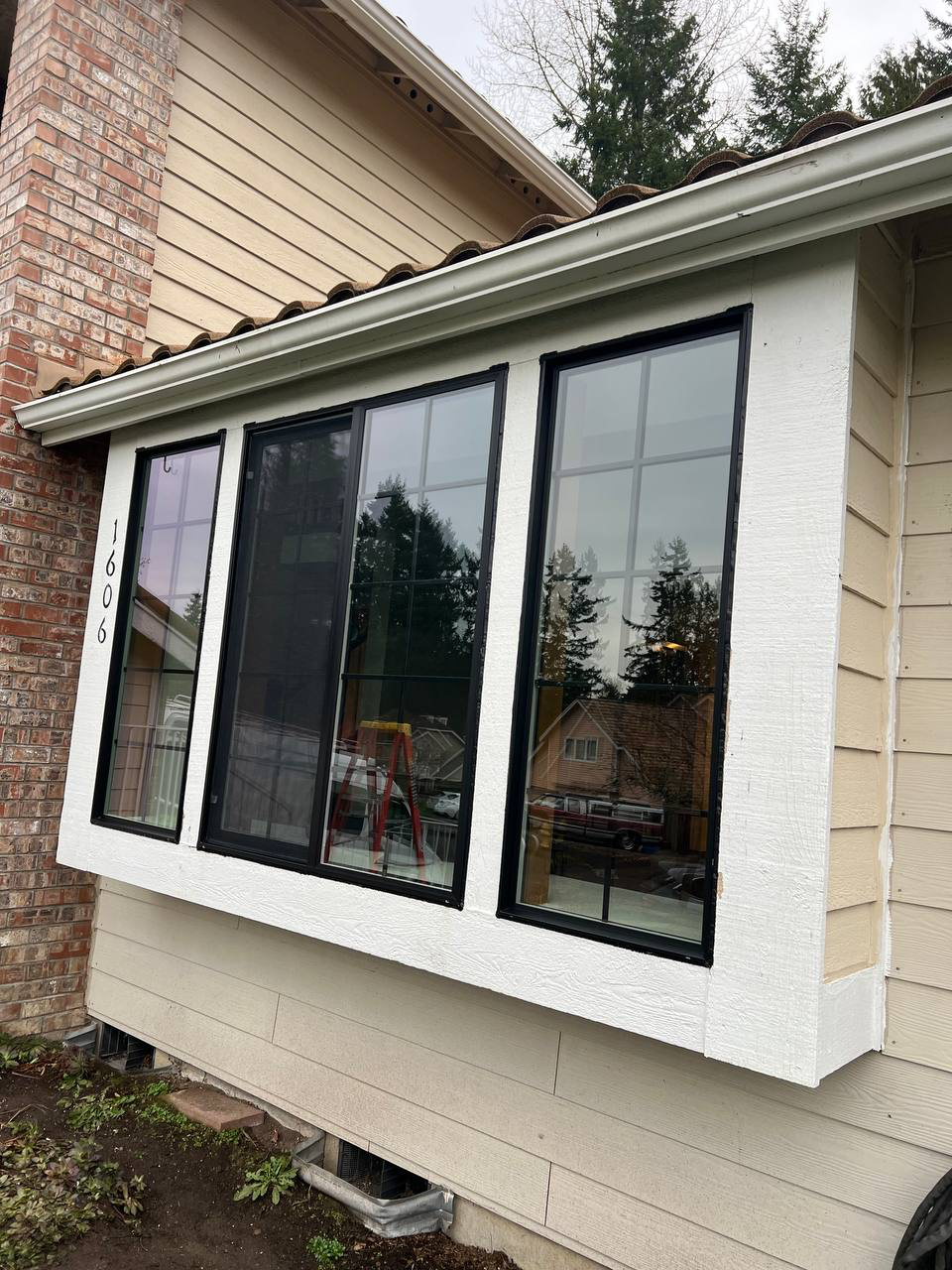 Multi-panel window installation